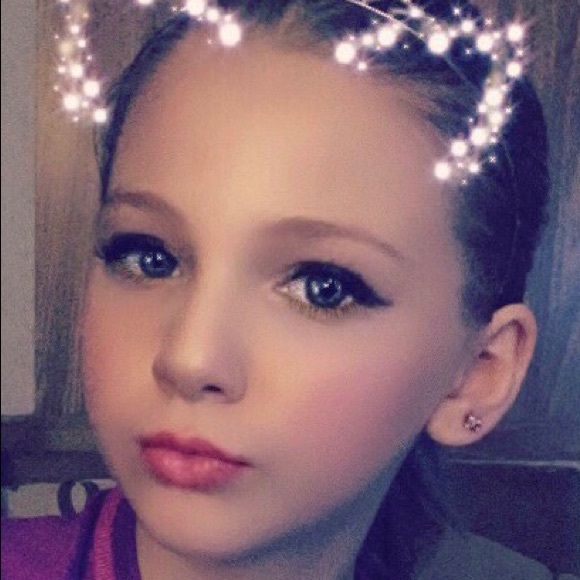 Meet your Posher, Crystal - Picture 2 of 4